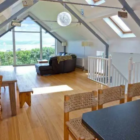 Holiday With Ocean Views Near Skellig Michael בית נופש
